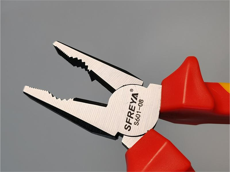 VDE 1000V Insulated Combination Pliers (2)