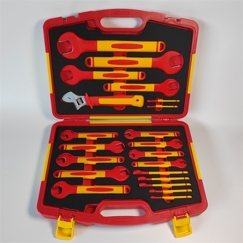 Insulation wrench set